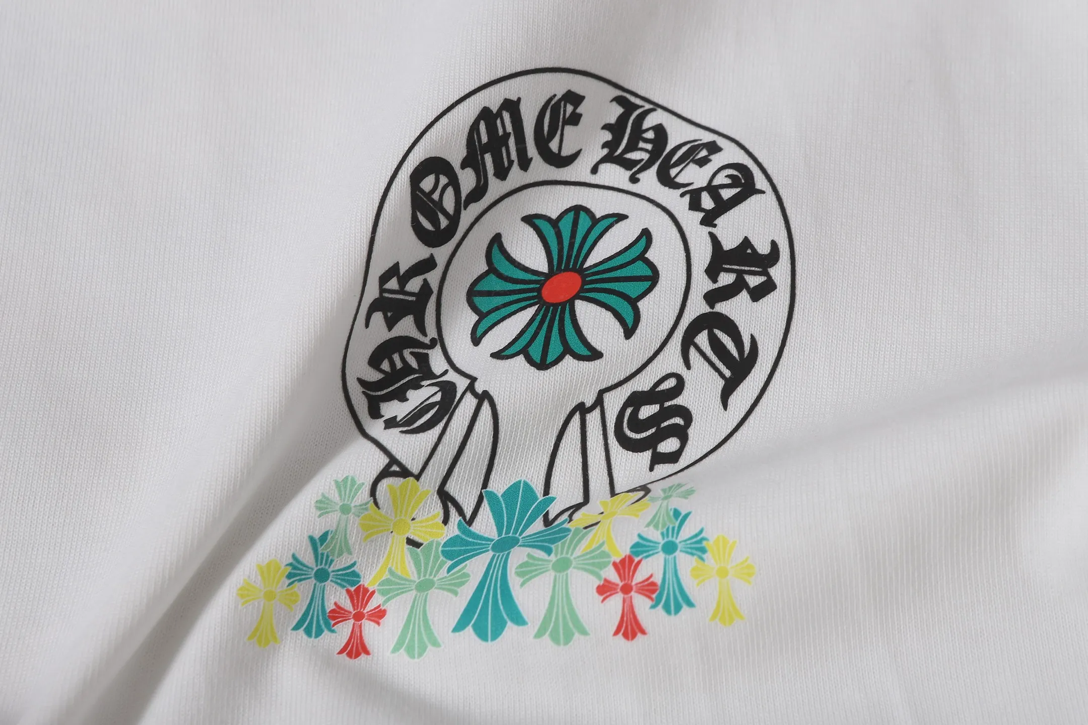 P150 Cross-border running quantity model, please do not place an order if you are pursuing quality - Chrome Hearts/Chrome Hearts colorful horseshoe printed short-sleeved T-shirt - High weight, high density and high quality. The wool is soft, delicate and skin-friendly. It feels soft and silky. It has excellent warmth and skin-friendly properties. - Custom-woven and custom-dyed, no color difference, regardless of fabric or workmanship details. Comparing with the ordinary version on the market -Colour: black white -Size: S M L XL